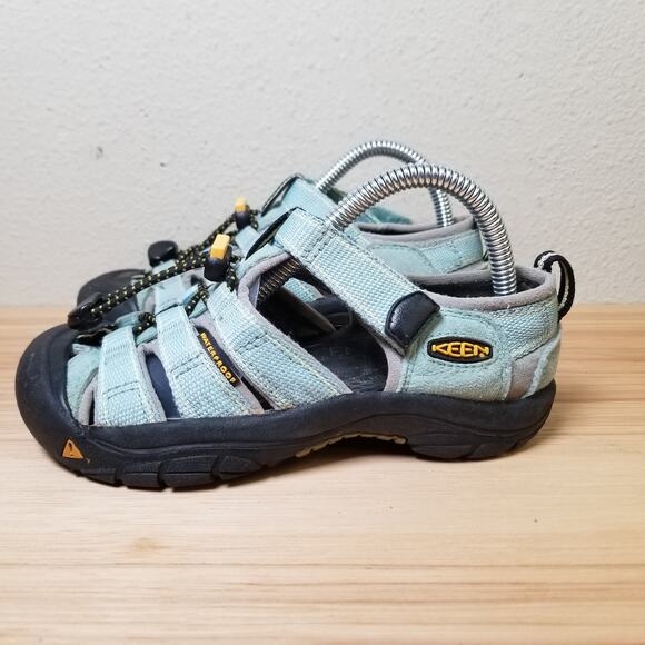 Keen Kids Size 1 Water Shoes Sandals Light Blue Hiking Gorpcore Outdoor Utility - Picture 1 of 11